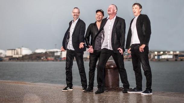 Koncert med FORKLÆDT SOM VOKSEN med Kim Larsen musik